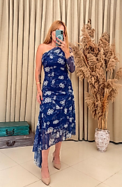 Tek Kol Çiçek Desenli Asimetrik Lacivert Tül Elbise – 101