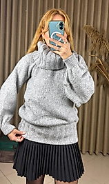 Balıkçı Yaka Balon Kol Fitilli Açık Gri Triko Kazak – Şık ve Modern Stil