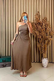 Kahverengi Desenli Tek Kol Bel Detaylı Elbise – Modern & Şık