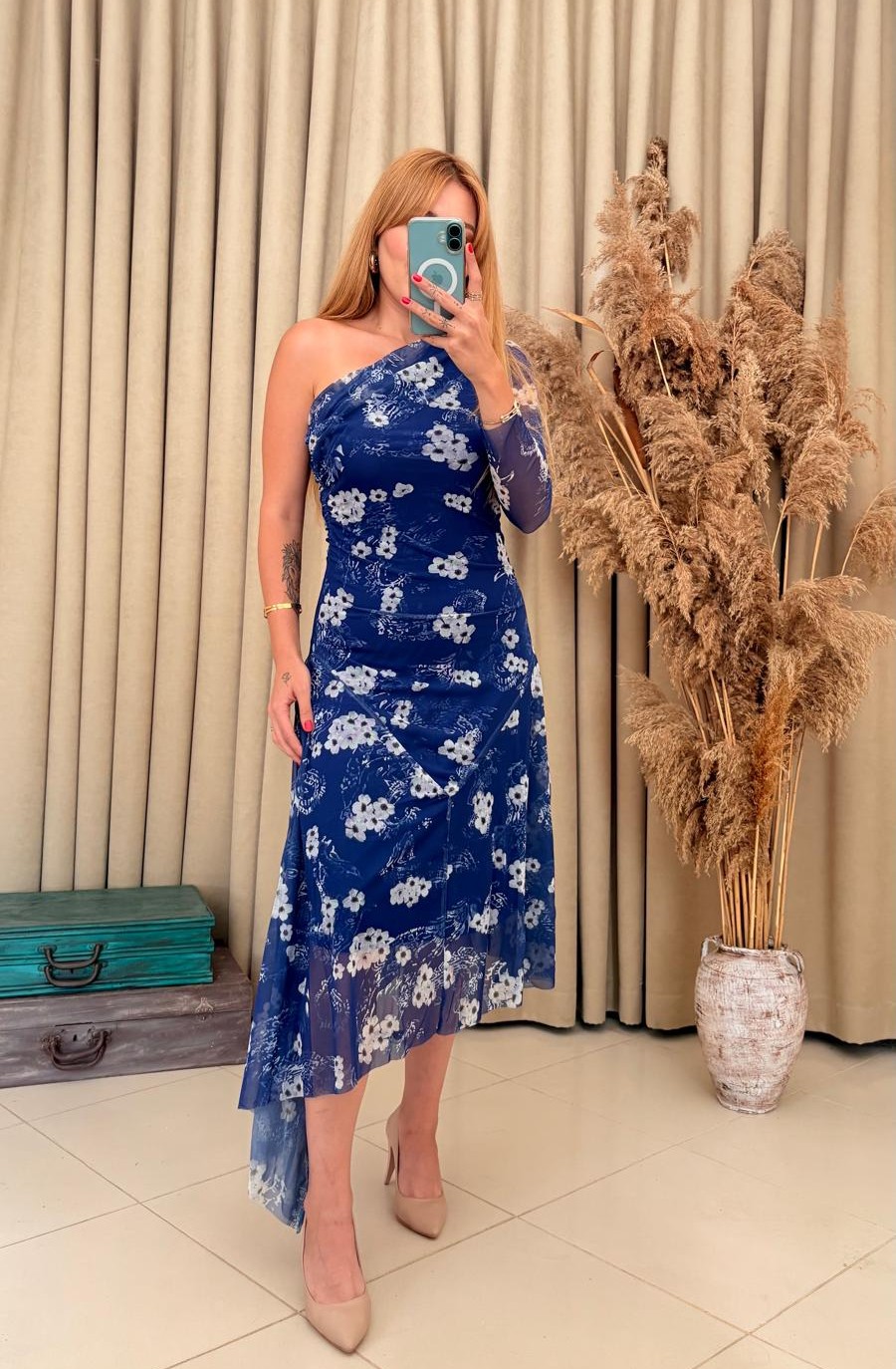 Tek Kol Çiçek Desenli Asimetrik Lacivert Tül Elbise – 101