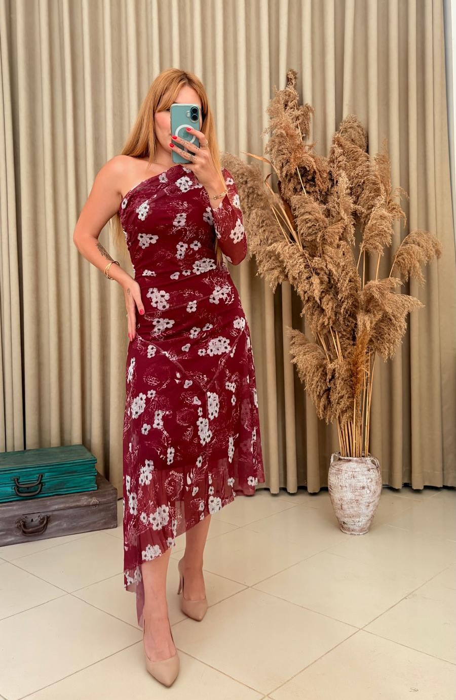 Tek Kol Çiçek Desenli Asimetrik Bordo Tül Elbise – 101
