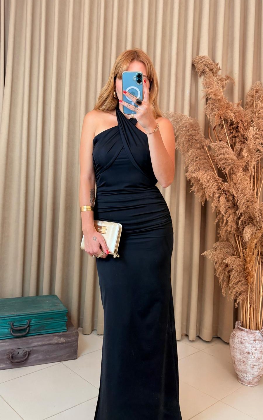 Boyun Çapraz Yırtmaçlı Siyah Elbise – Full Likralı Şık Tasarım