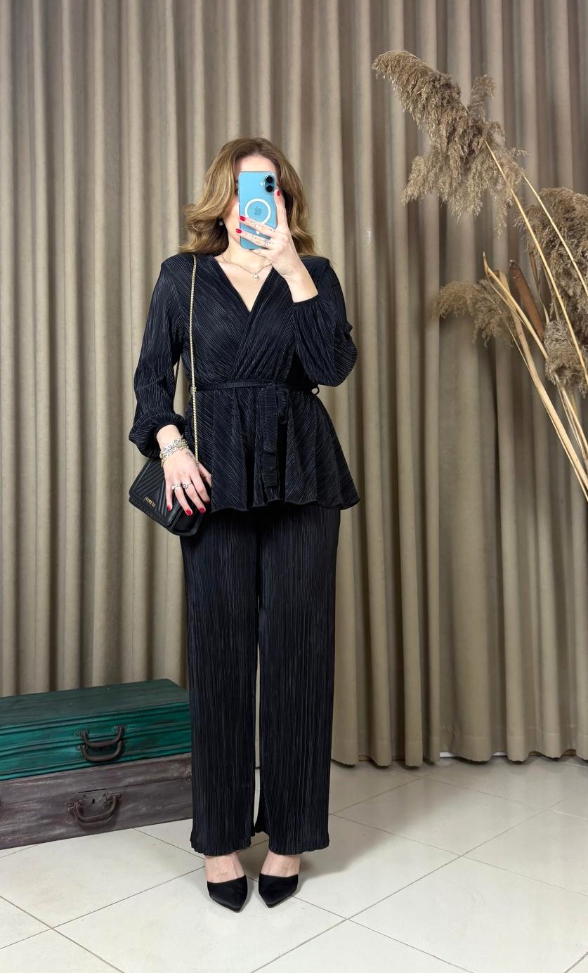 Siyah Volanlı Bluz Pantolon Takım