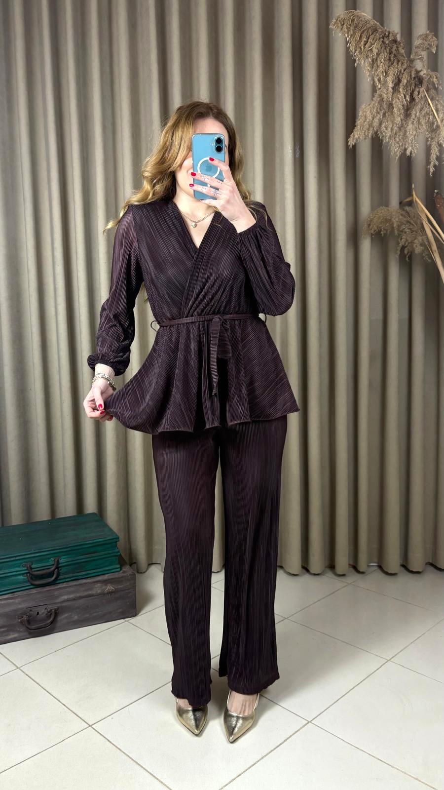 Kahverengi Volanlı Bluz Pantolon Takım